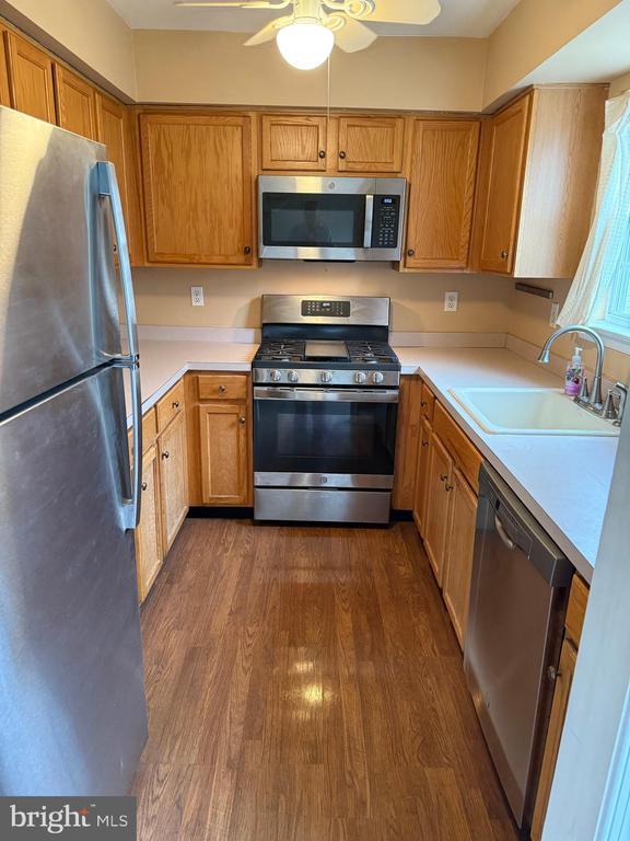 Building Photo - 3002 Creekside Ct