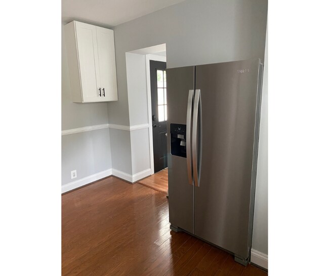 Foto del edificio - 4319 Kenwood Ave