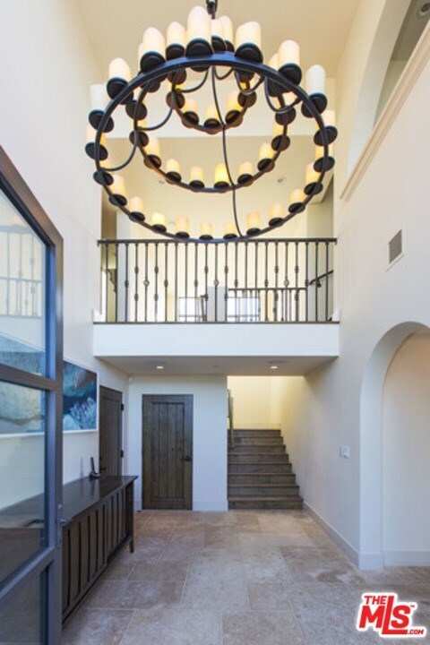 Foto del edificio - 27368 Escondido Beach Rd