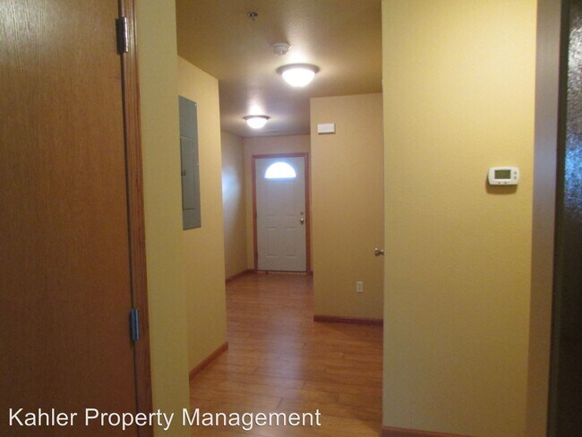 Building Photo - 4045 Derby Ln