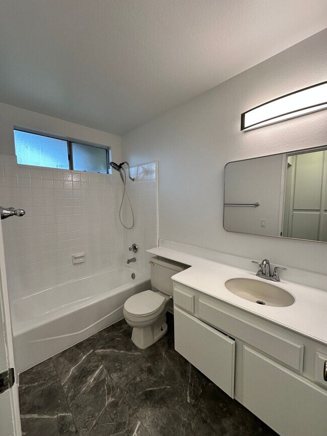 Building Photo - SAIL STREET/NORTH CANAL STREET