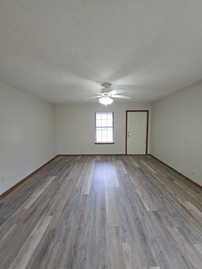 Foto del edificio - 614 E 23rd St