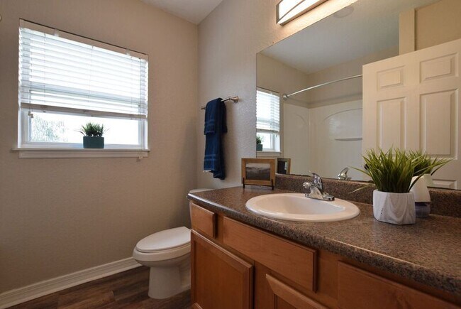 Building Photo - 3624 N Goldenrod Rd
