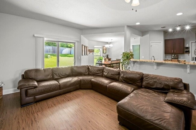 Building Photo - 300 Cassady Ln