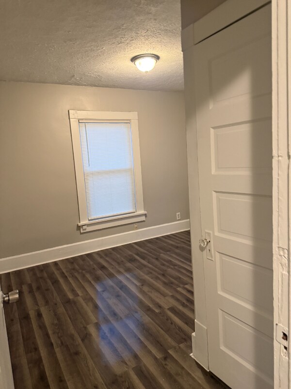 Foto del edificio - 211 S Foster St