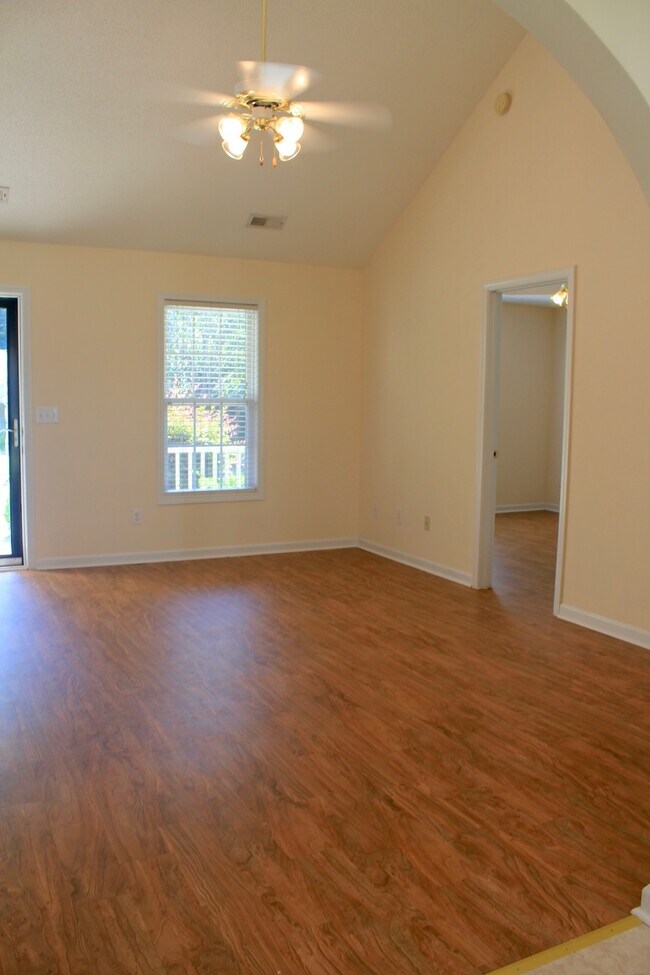 Foto del edificio - 2320 Mancke Drive