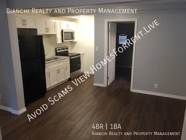 Building Photo - Remodeled 4/1 Home in St Petersburg