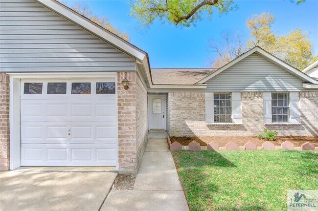 Building Photo - 946 Three Forks Dr