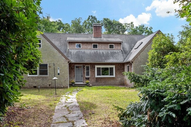 Building Photo - 1 Fern Ln