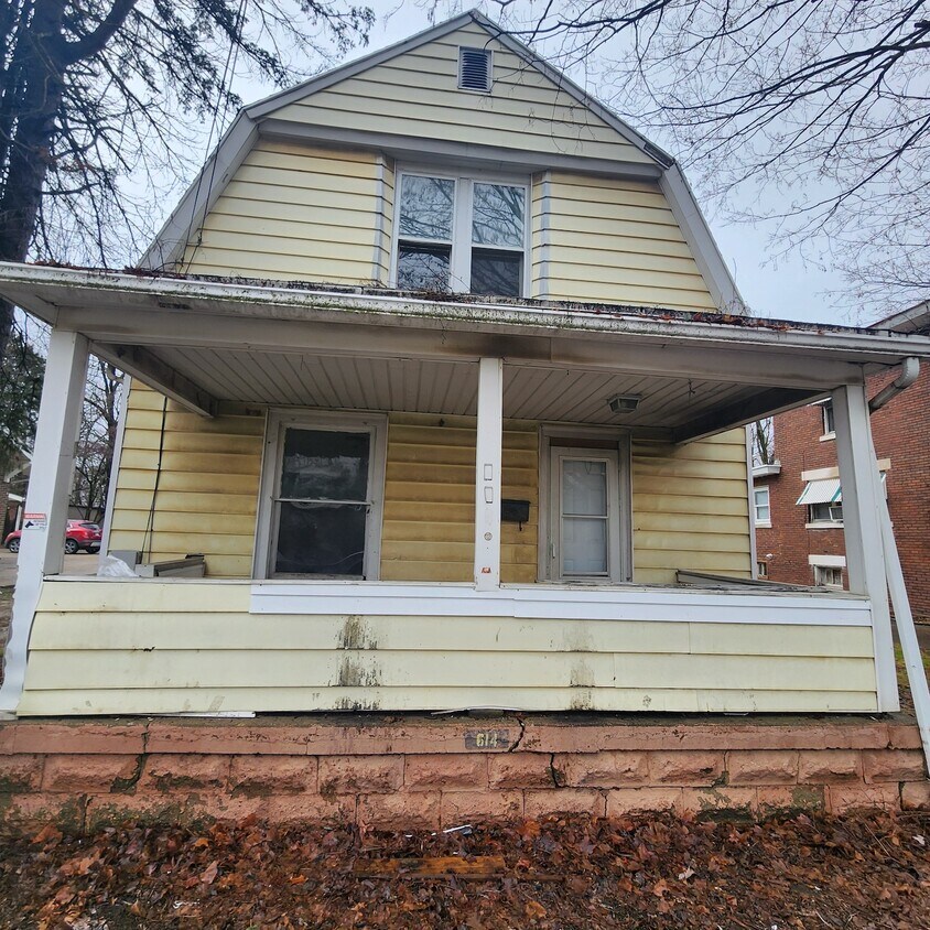 Primary Photo - 614 N Griffin St