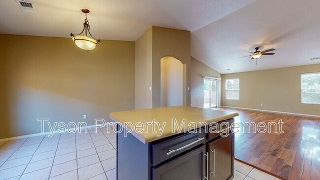 Building Photo - 10081 Calle Chulita NW