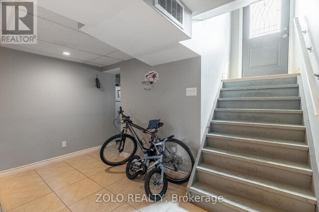 Building Photo - 306 Spruce St