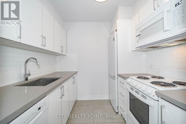 Building Photo - 33 Isabella St