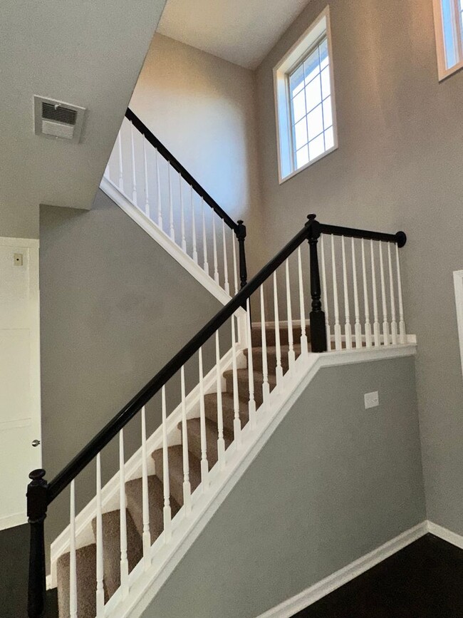 Building Photo - Beautiful 3 BR Home in the Polo Club Area!...