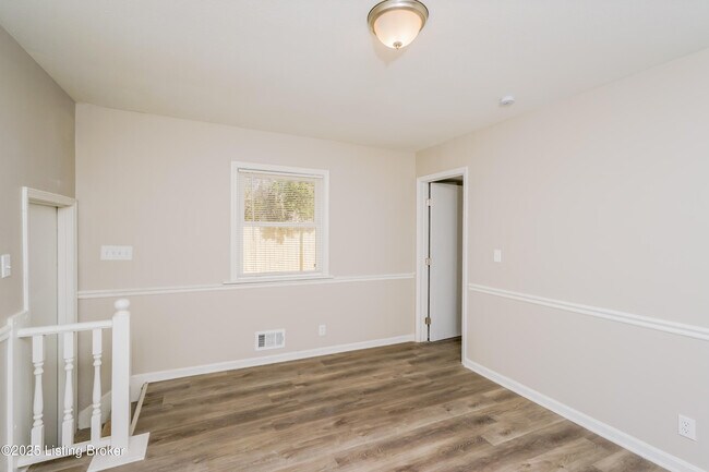 Foto del edificio - 501 Candlelight Ln
