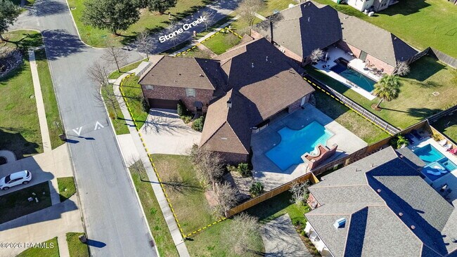 Foto del edificio - 100 Stone Creek