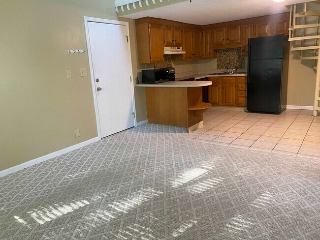 Foto del edificio - 1206 Tiffany Ln