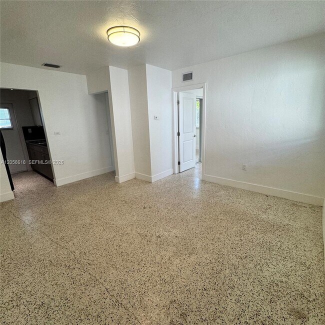 Foto del edificio - 6157 SW 64th St