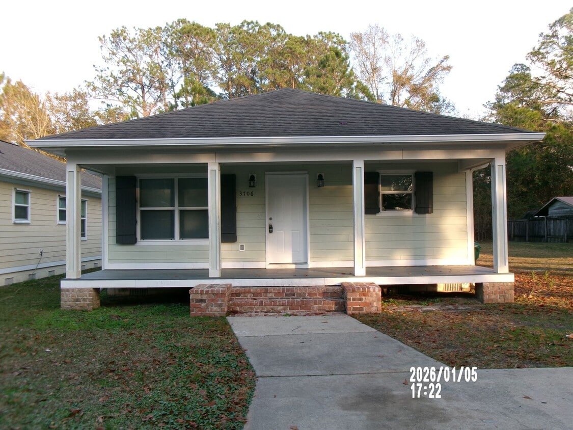 4BR/2BA Single Family Home in Gulfport. Rent $1,285 - 4BR/2BA Single Family Home in Gulfport.  Rent $1,285