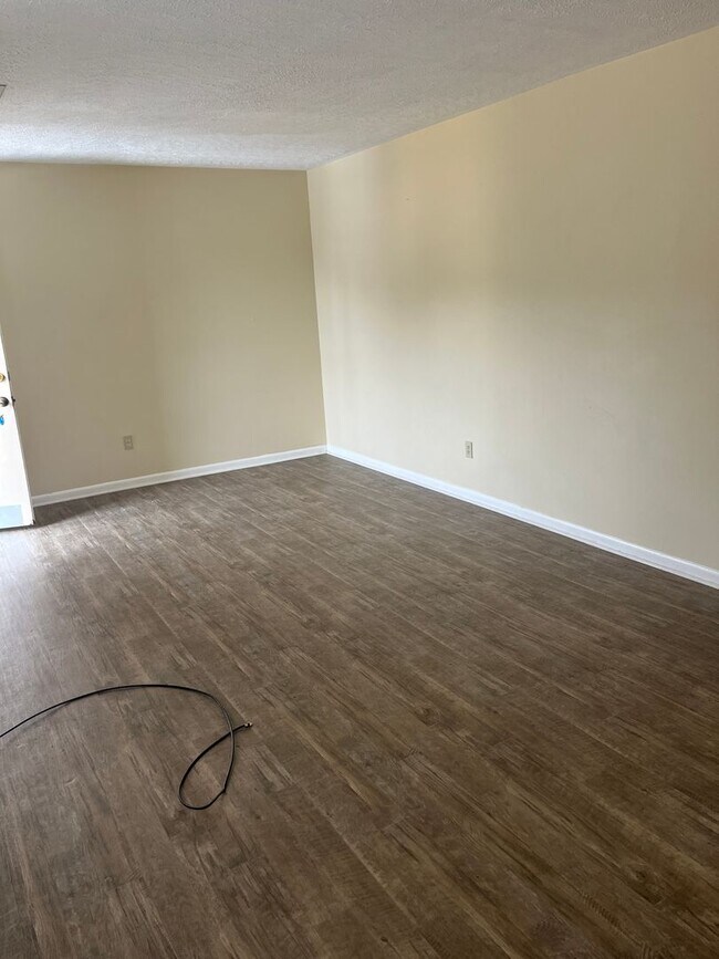 Building Photo - 8016 Kiwi Ct