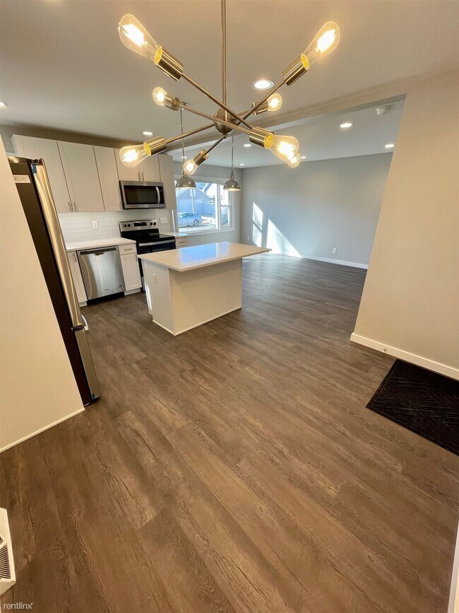 Building Photo - 3 br, 1 bath Duplex - 3352 S Pennsylvania ...