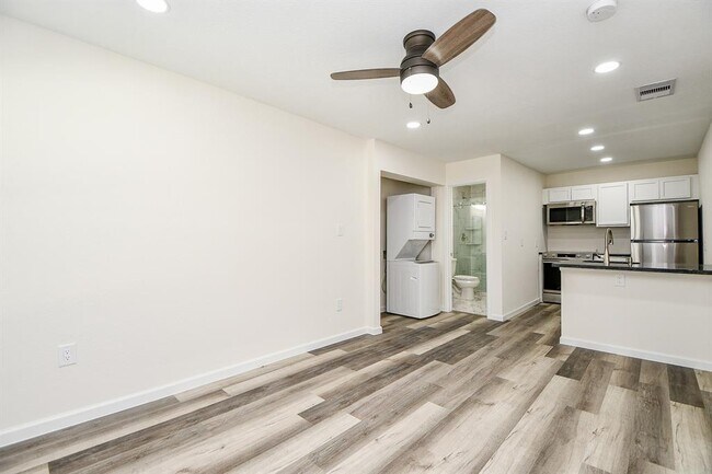 Foto del edificio - 3715 St Charles St