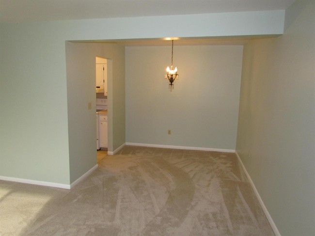 Interior Photo - 811 N 6th St