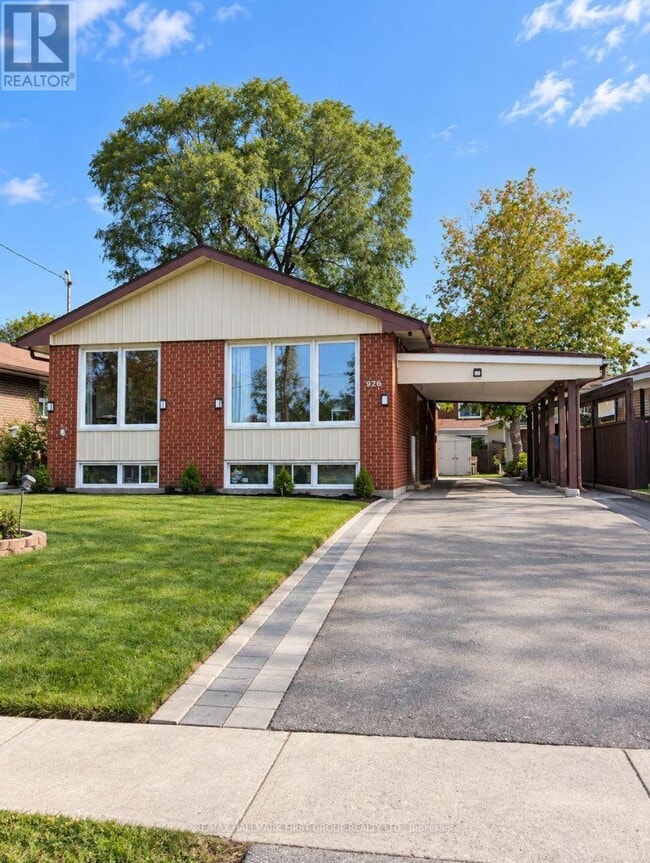 Building Photo - 826 Brimorton Dr