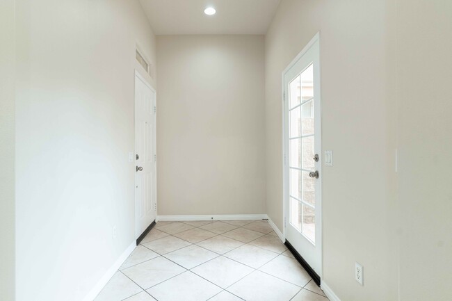 Building Photo - 4120 Paredo Way