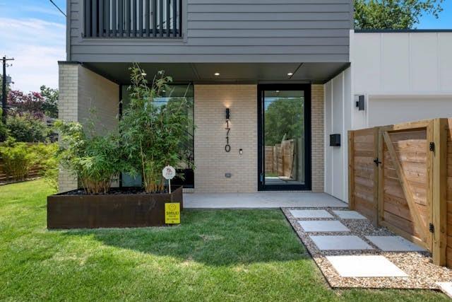 Foto del edificio - 1710 Kinney Ave