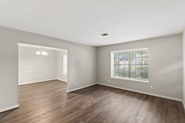 Foto del edificio - 10142 Metronome Dr