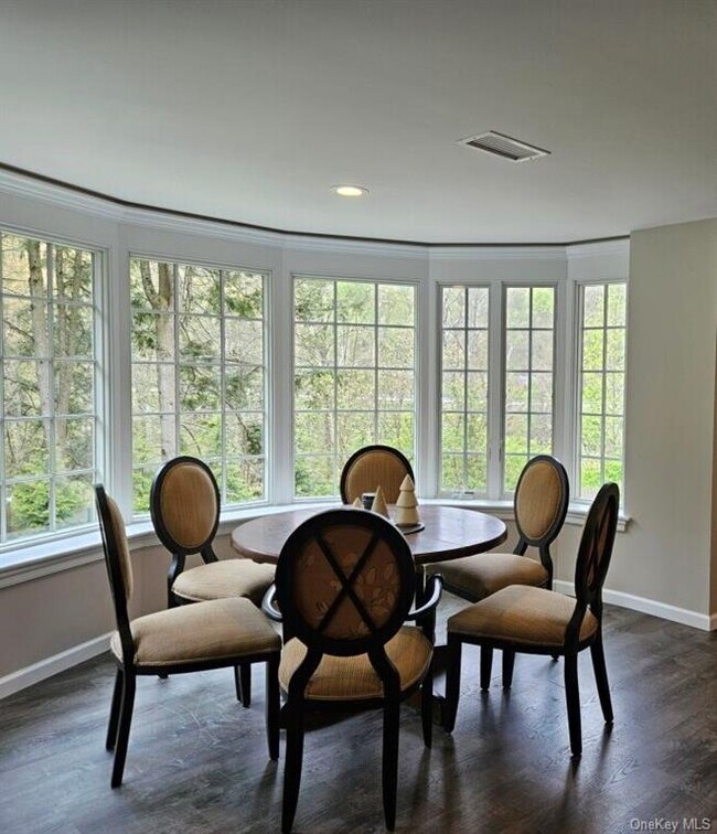 Foto del edificio - 309 Succabone Rd