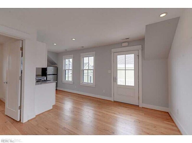 Foto del edificio - 9572 29th Bay St