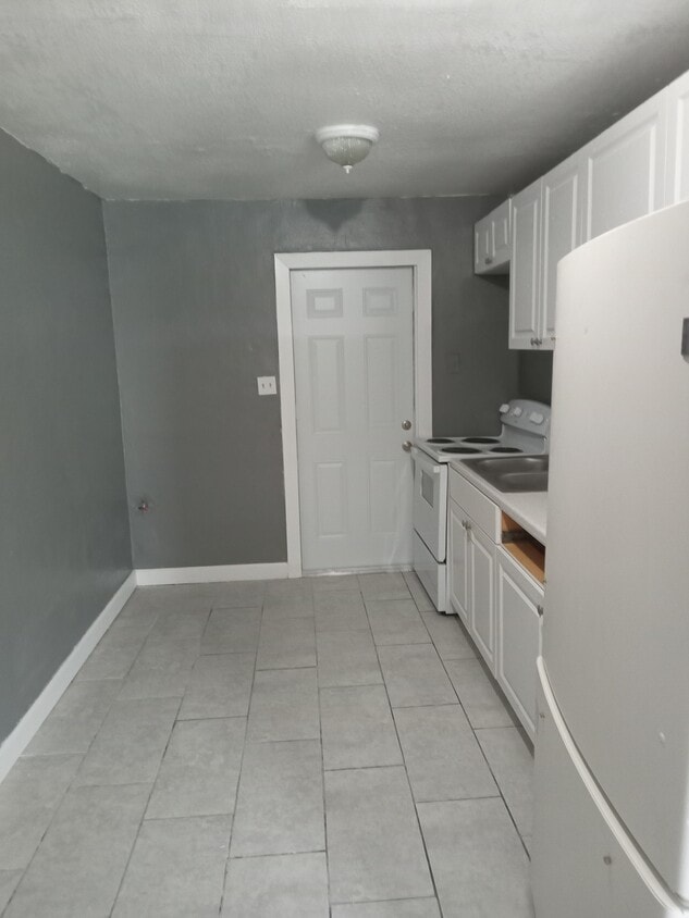 Primary Photo - 2131 Washington St NE