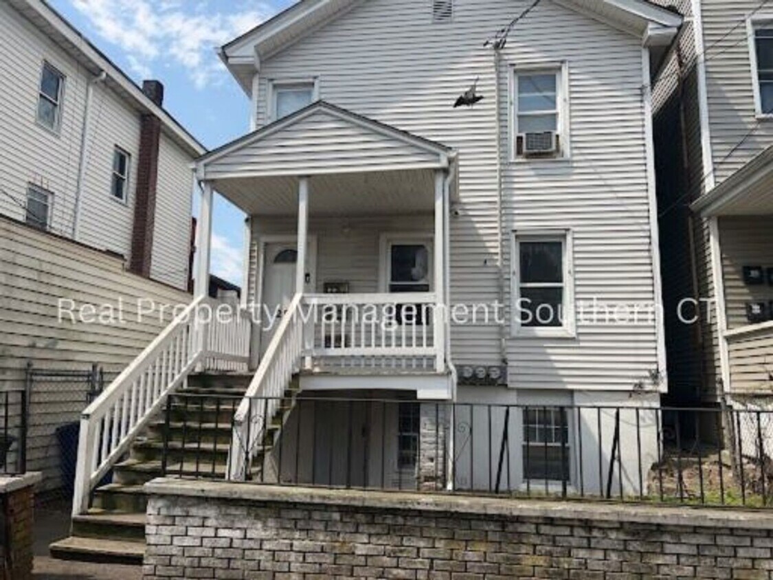 Primary Photo - 2 bed and 1 bath Apartment for Rent in Bri...