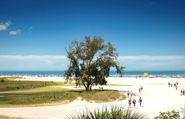 Building Photo - 4BR- 5156