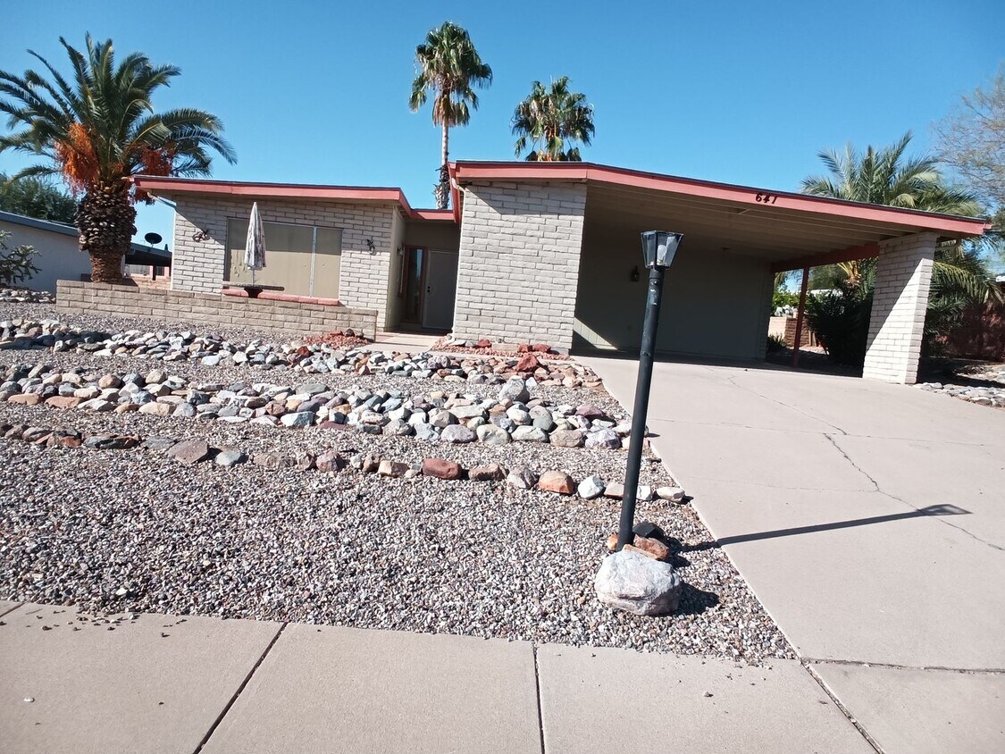 Foto principal - Unfurnished age restricted 3 bedroom home