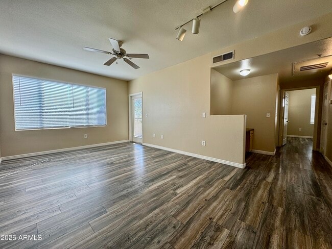 Foto del edificio - 18416 N Cave Creek Rd