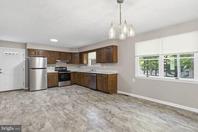 Foto del edificio - 638 Westwood Dr