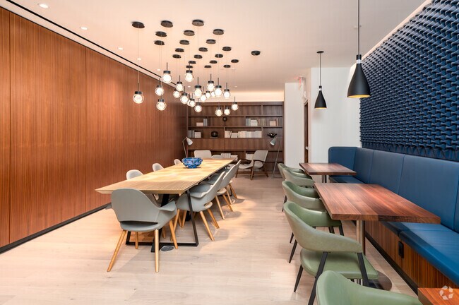 Building Photo - Margarite