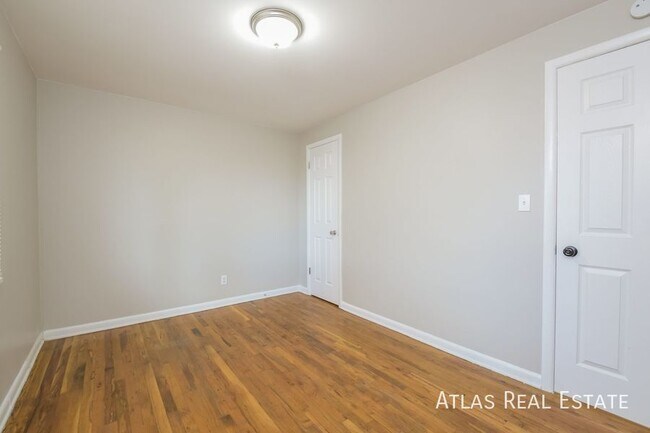 Foto del edificio - 120 Laurel St