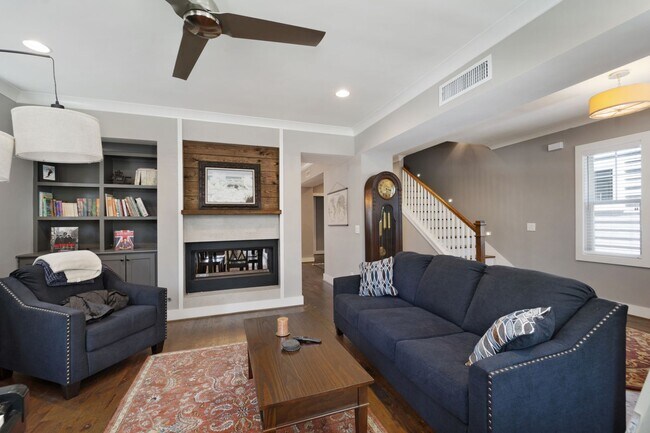 Foto del edificio - Charming FURNISHED East Nashville Home-181...
