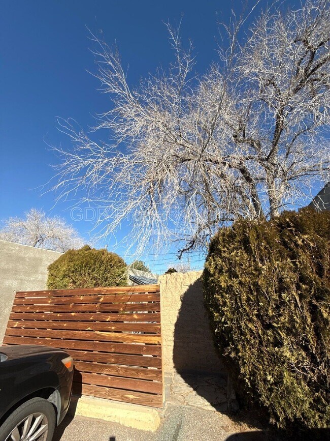 Building Photo - 3209 Burton Ave SE