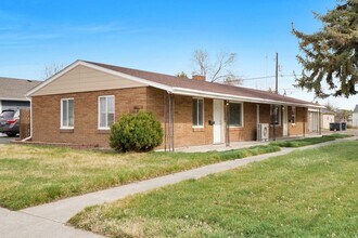 Building Photo - 1131-1133 W Ivy Ave