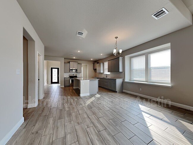 Building Photo - 405 Bright Star Ln
