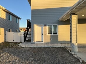 Building Photo - 279 Country Club Pkwy