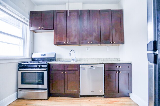 Foto del edificio - 1220 W Leland Ave