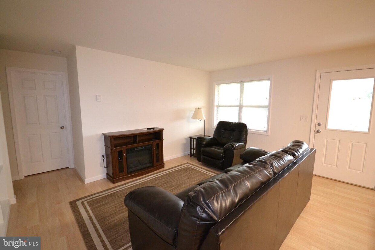 11007 Pleasant Walk Rd, Myersville, MD 21773 Apartment for Rent in