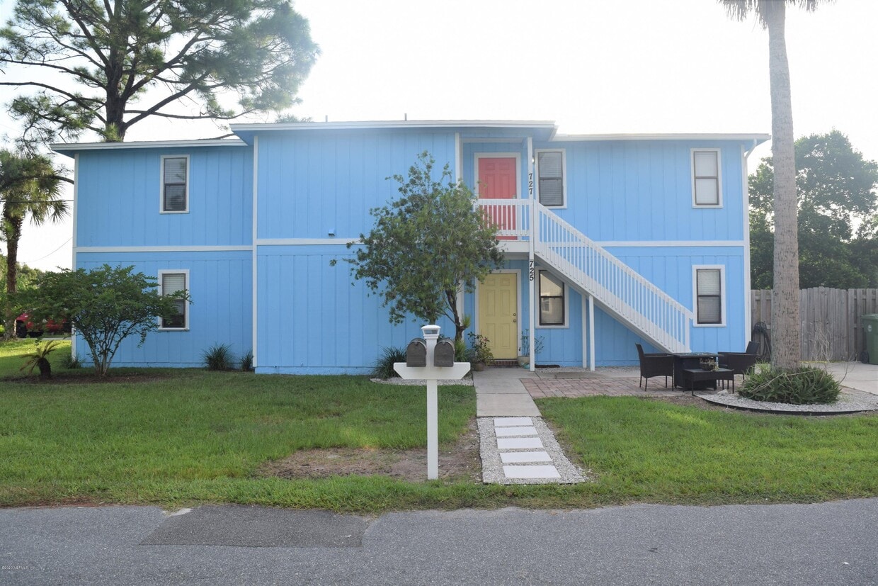 Primary Photo - 725 7th Ave N