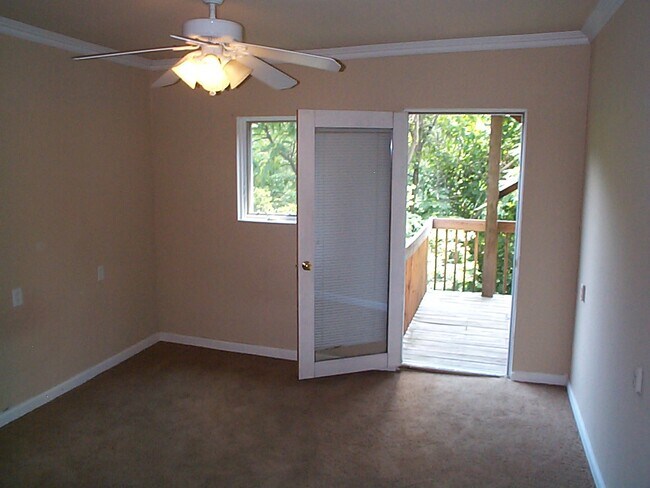 Building Photo - 153 Boggs Ave